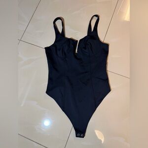Good American Black Bodysuit Size 4 Stretch Snap Closure